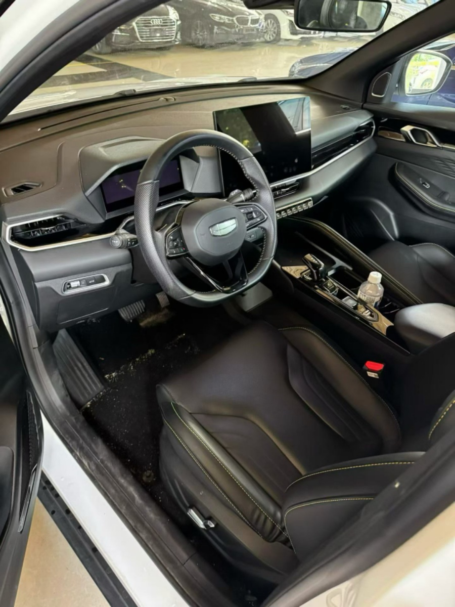 GEELY Coolray 2024 car image #2