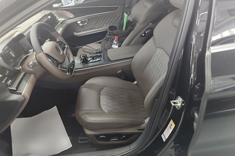 BYD Han 2023 car image #15