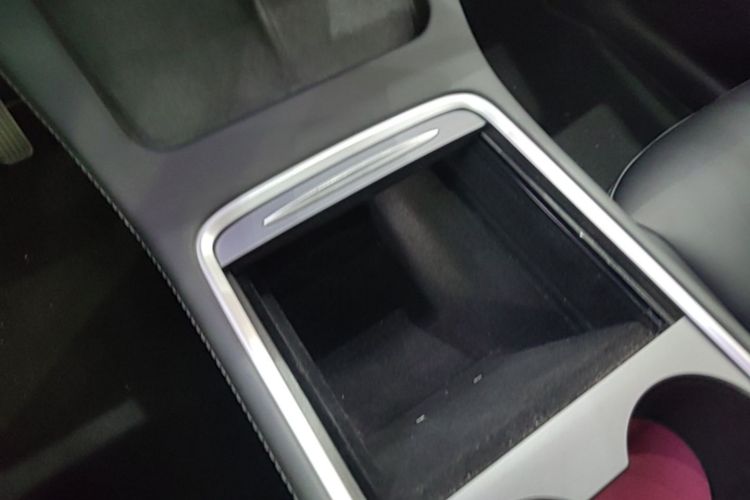 Tesla Model Y 2023 #10 Tesla Model Y 2023 car image #10