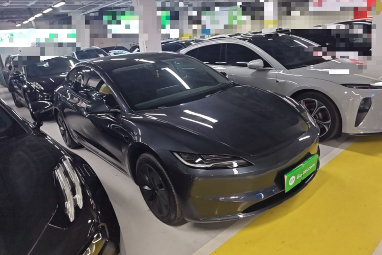 Tesla Model 3 2024 car image #4