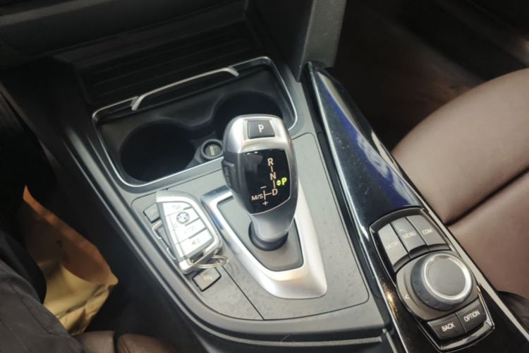 BMW 3 Series 2018 #18 BMW 3 Series 2018 car image #18
