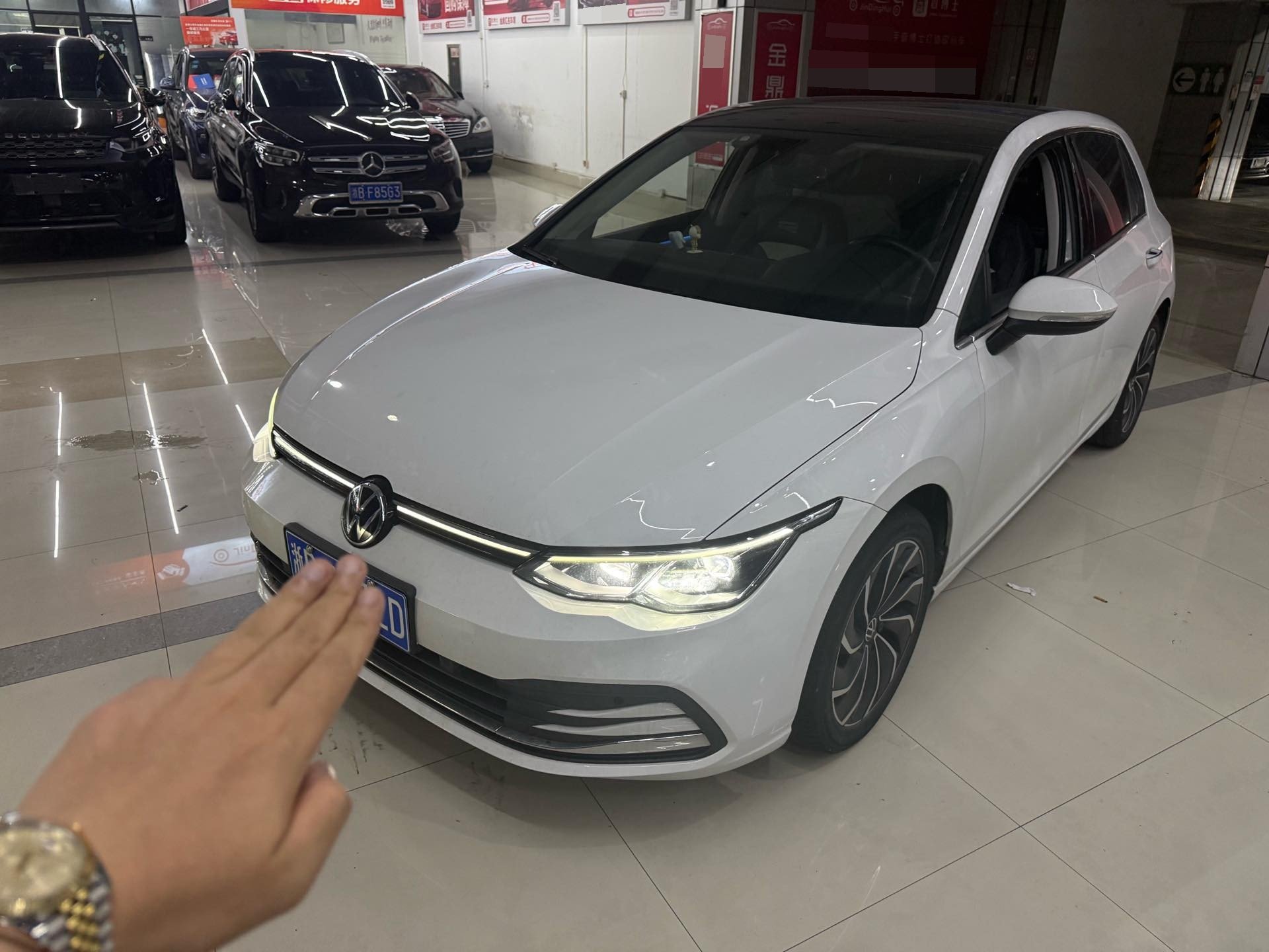 Volkswagen Golf 2022 car image 