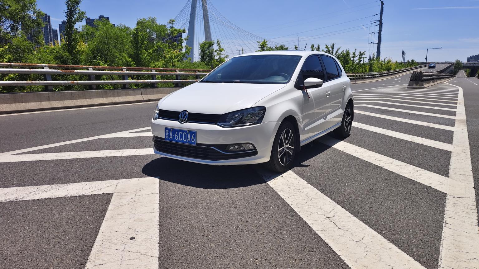 Volkswagen Polo 2018 car image 