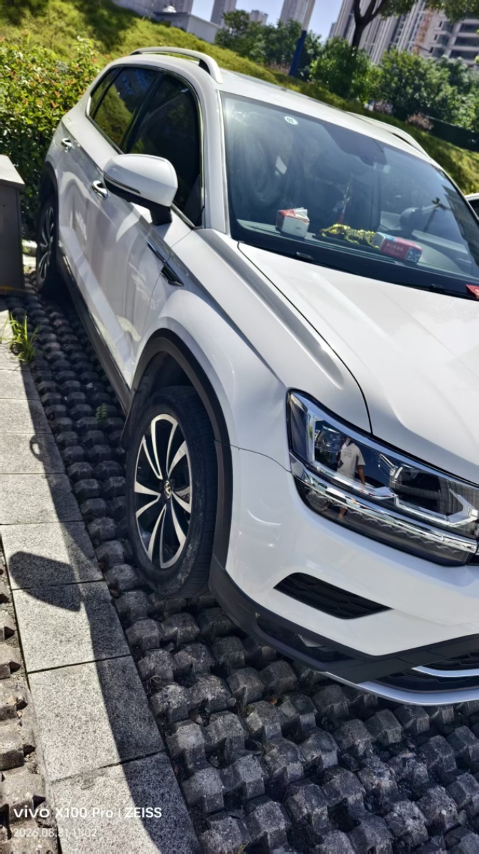 Volkswagen Tharu 2023 immagine di auto #3