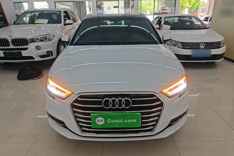 Audi A3 2018 immagine di auto #3