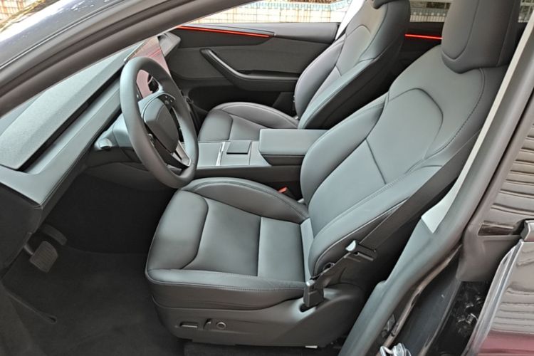 Tesla Model Y 2025 #18 Tesla Model Y 2025 car image #18