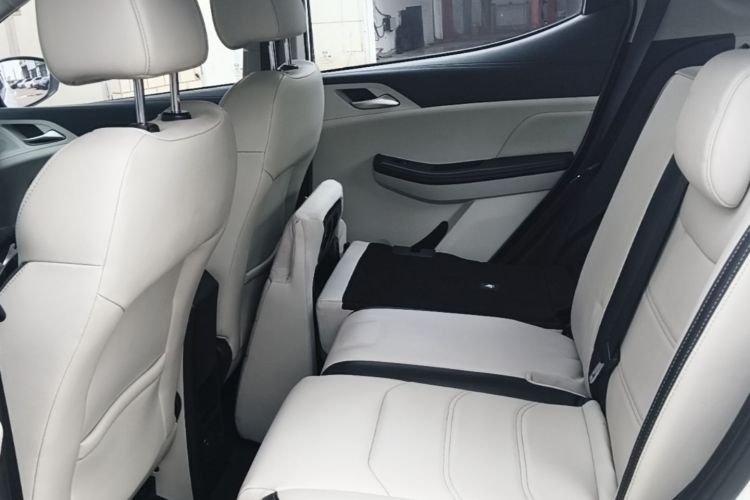 BYD Yuan Pro 2021 صورة سيارة #17