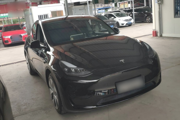 Tesla Model Y 2023 #4 Tesla Model Y 2023 car image #4