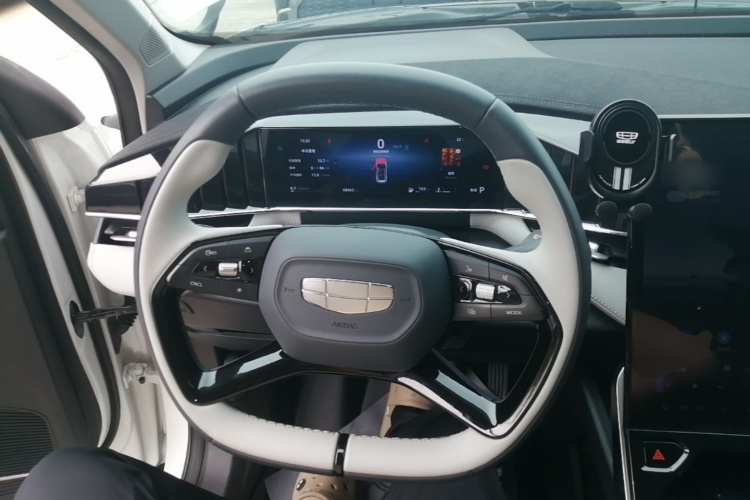 GEELY Boyue L 2023 car image #15