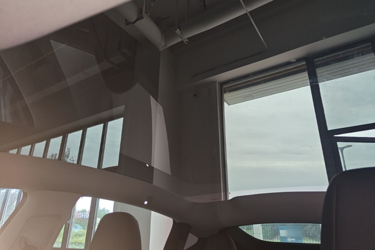 Tesla Model Y 2025 #18 Tesla Model Y 2025 car image #18