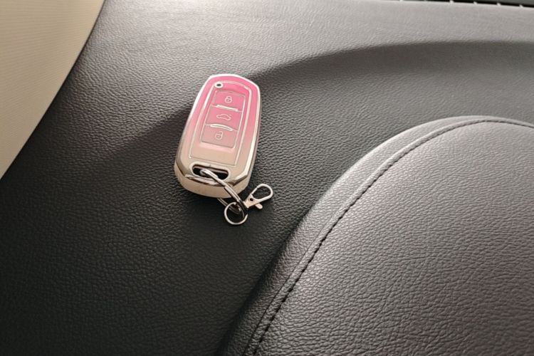 GEELY Emgrand GS 2018 car image #9