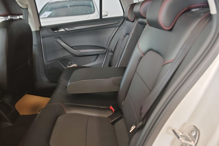 Volkswagen Santana 2017 car image #17
