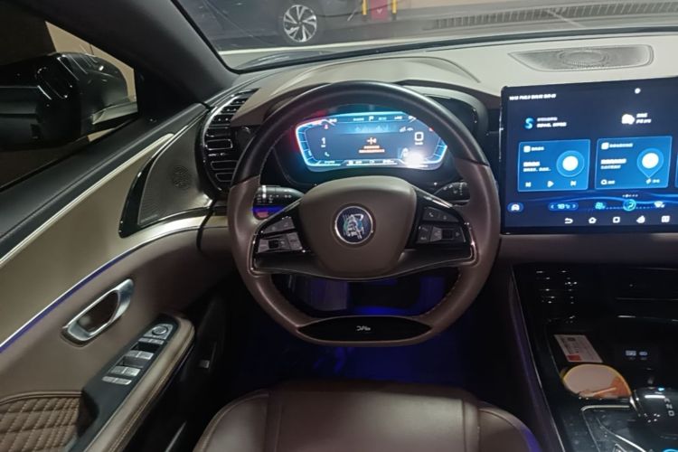 BYD Han 2023 car image #11