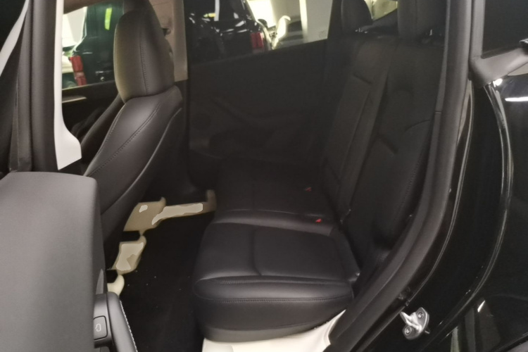 Tesla Model Y 2023 #17 Tesla Model Y 2023 car image #17