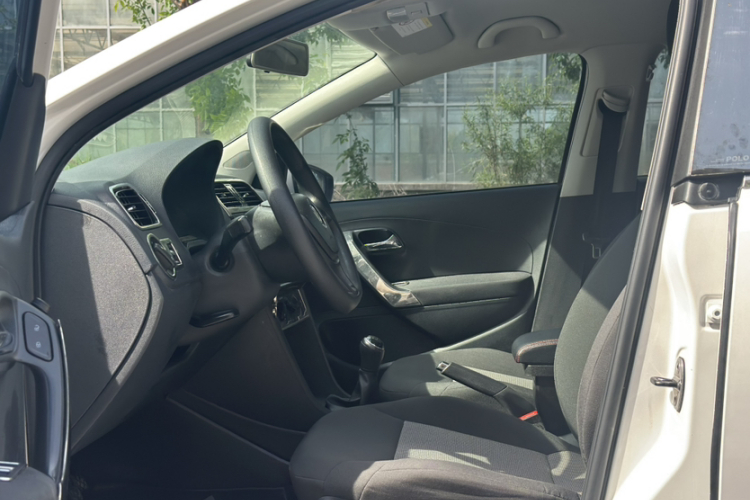 Volkswagen Polo 2017 #19 Volkswagen Polo 2017 car image #19