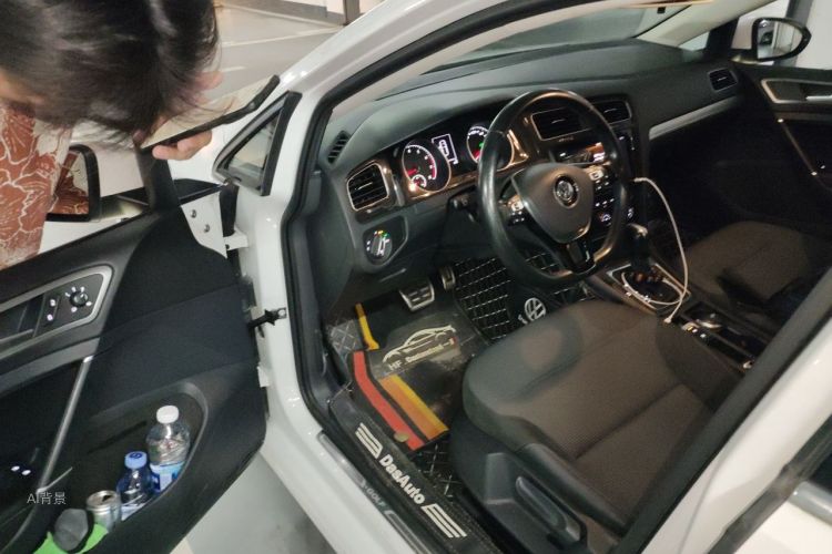 Volkswagen Golf 2019 car image #18