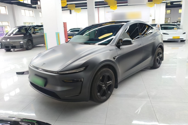 Tesla Model Y 2025 #2 Tesla Model Y 2025 car image #2