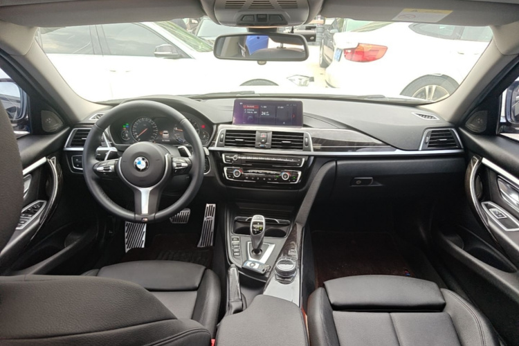 BMW 3 Series 2019 #11 BMW 3 Series 2019 car image #11