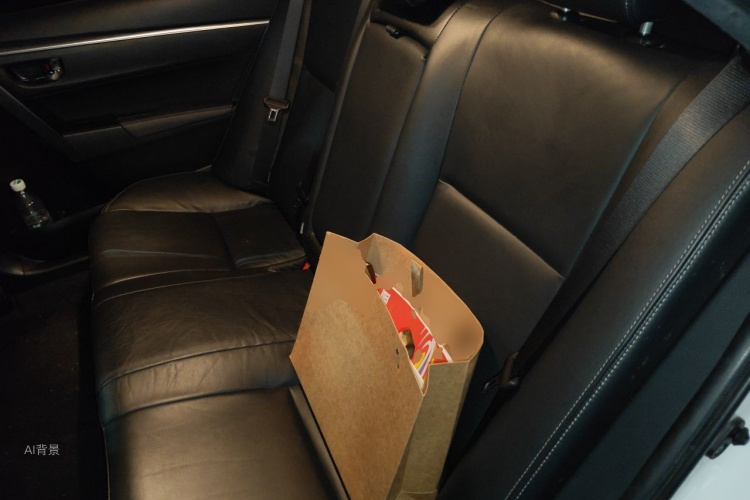 Toyota Corolla Hybird E+ 2022 immagine di auto #19
