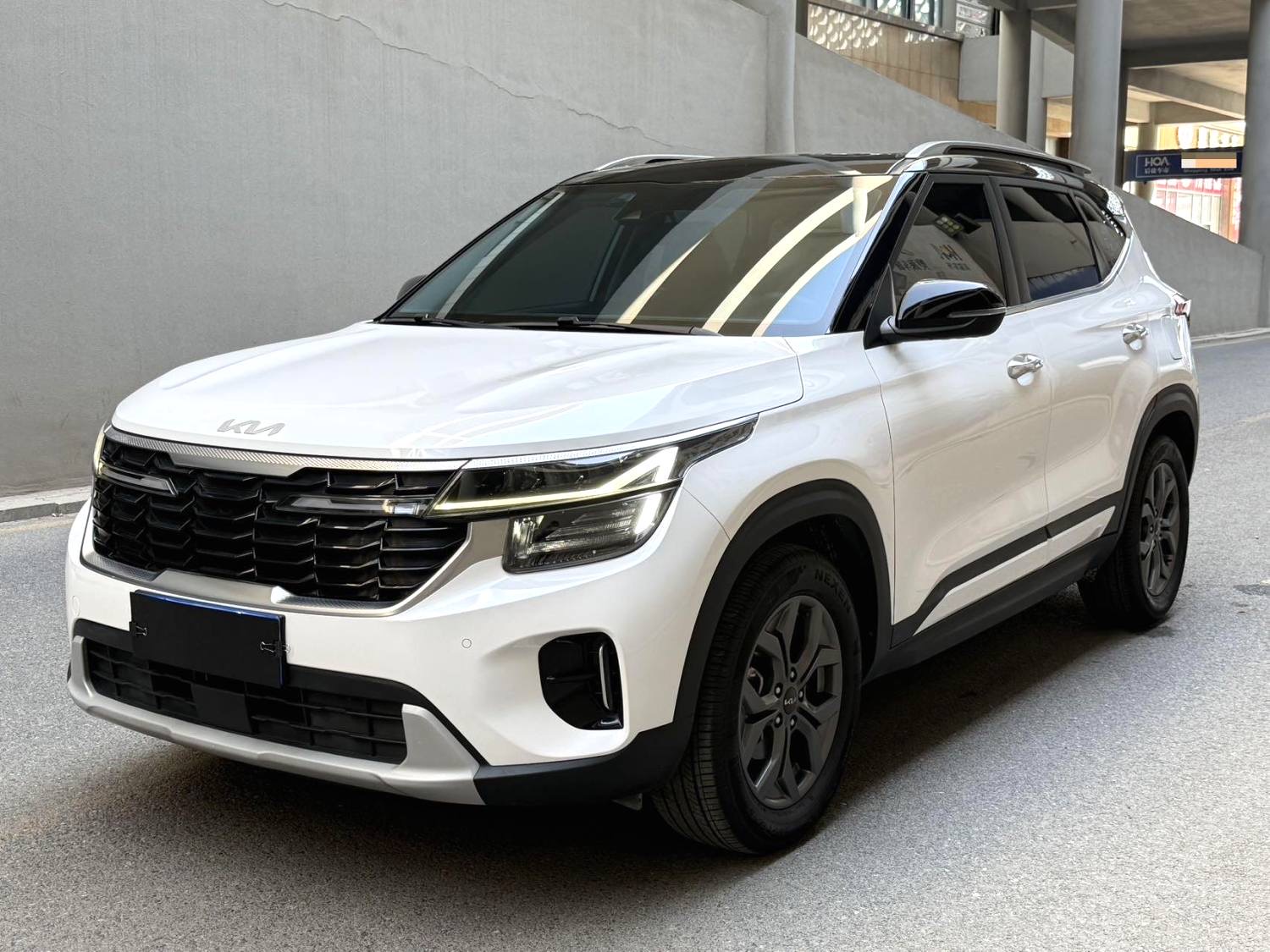 Kia Seltos 2023 car image 