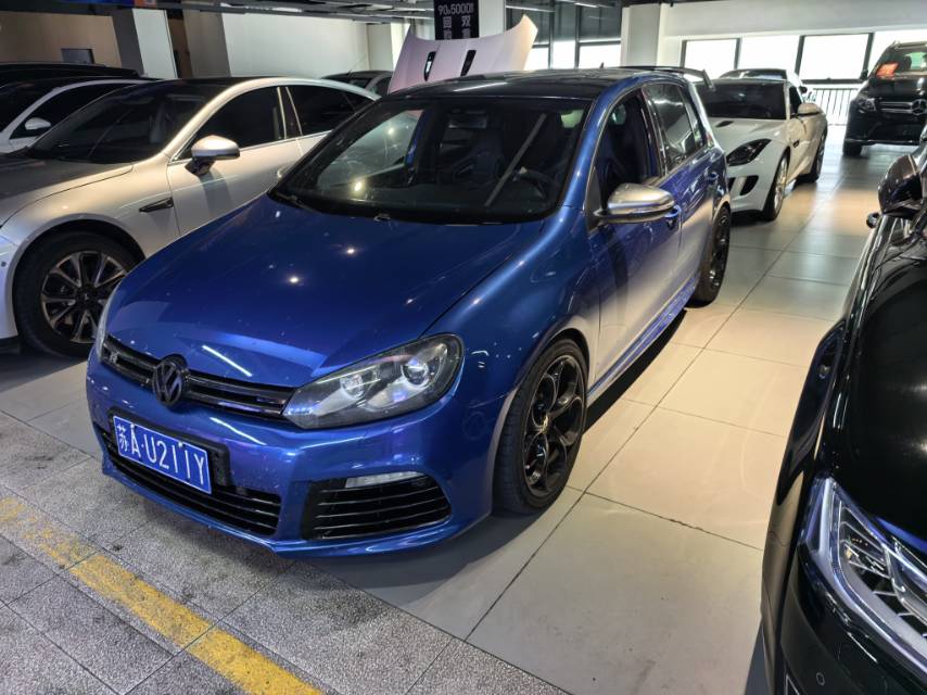 Volkswagen Golf (Imported) 2012 car image 
