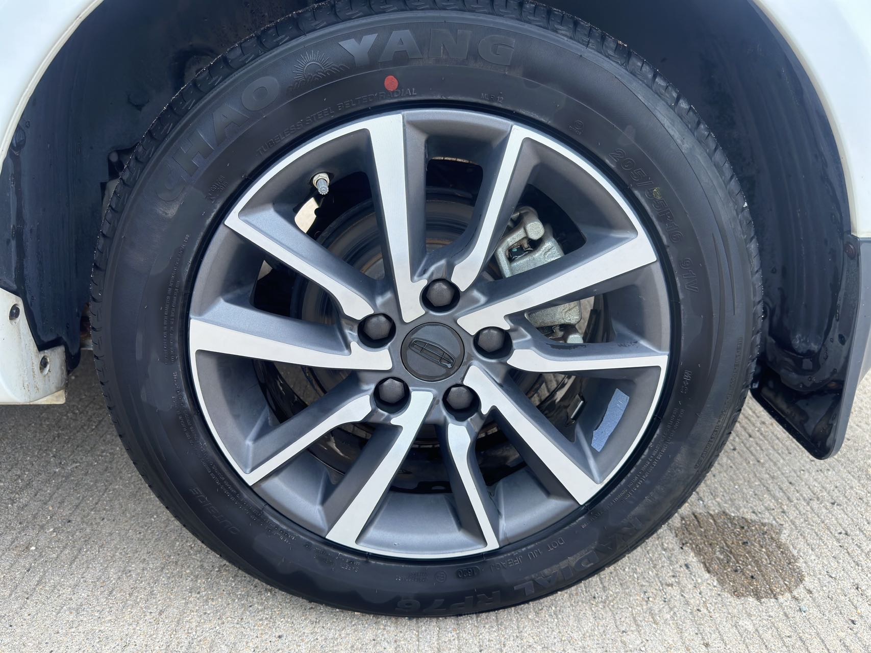 GEELY Emgrand 2020 #9 GEELY Emgrand 2020 car image #9