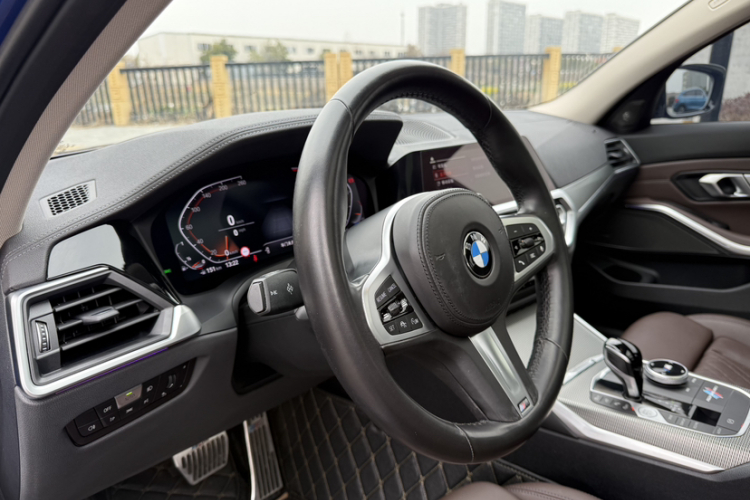 BMW 3 Series 2022 #22 BMW 3 Series 2022 car image #22