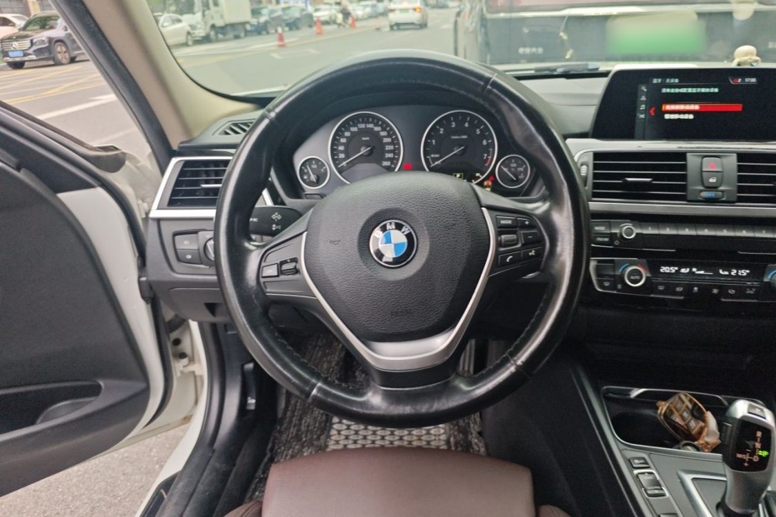BMW 3 Series 2018 #22 BMW 3 Series 2018 car image #22