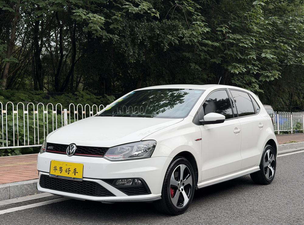 Volkswagen Polo 2016 car image 