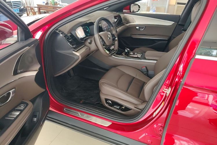 BYD Han 2023 car image #16