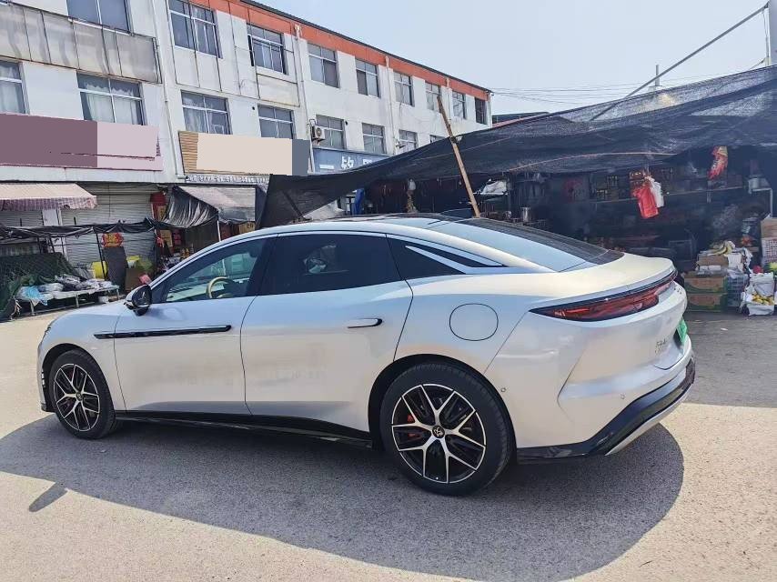 BYD HanL 2025 car image #3
