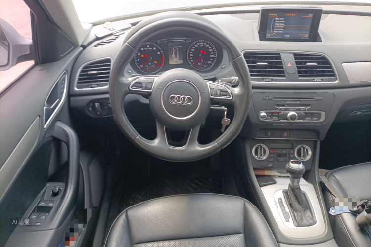 Audi Q3 2015 car image #12