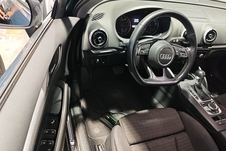 Audi A3 2018 immagine di auto #16