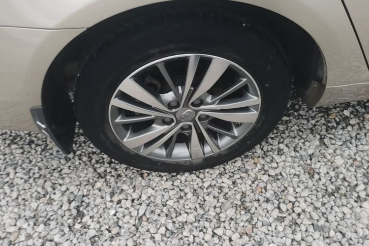 GEELY Emgrand 2019 #10 GEELY Emgrand 2019 car image #10