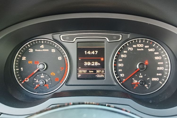 Audi Q3 2016 car image #16