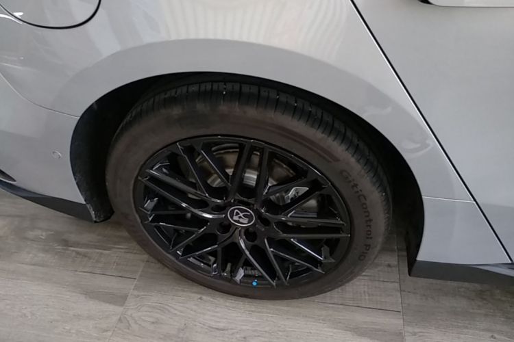 BYD Han 2025 car image #10