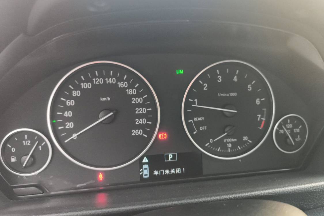 BMW 3 Series 2014 immagine di auto #24