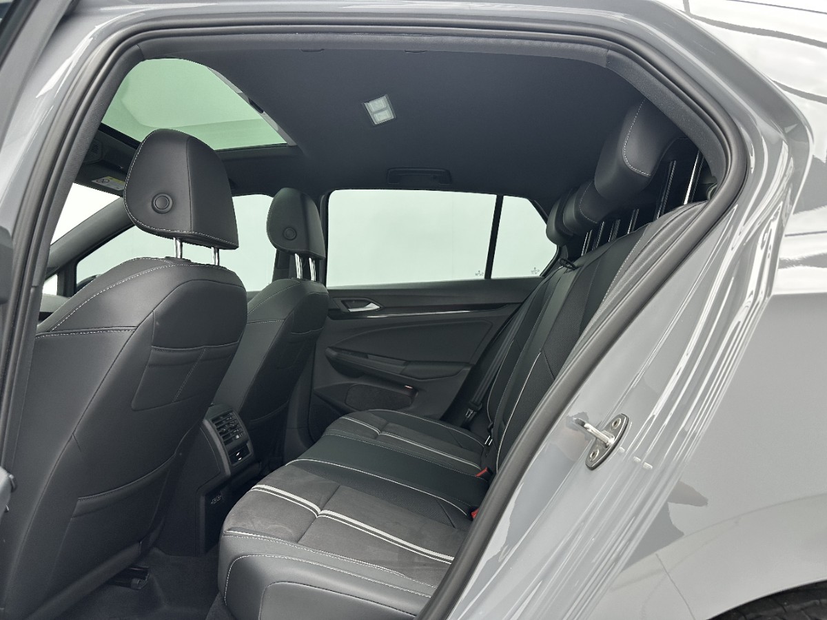 Volkswagen Golf 2023 #6 Volkswagen Golf 2023 car image #6