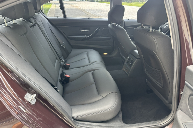 BMW 3 Series 2017 #19 BMW 3 Series 2017 car image #19