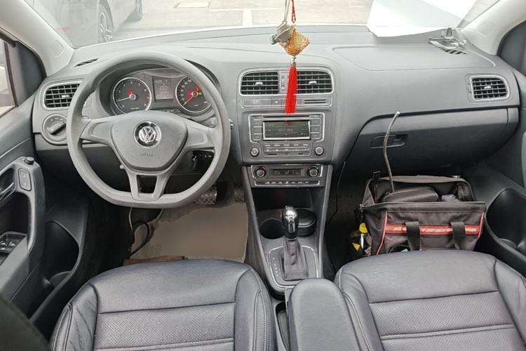 Volkswagen Polo 2015 #10 Volkswagen Polo 2015 car image #10