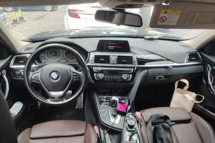 BMW 3 Series 2018 car image #7