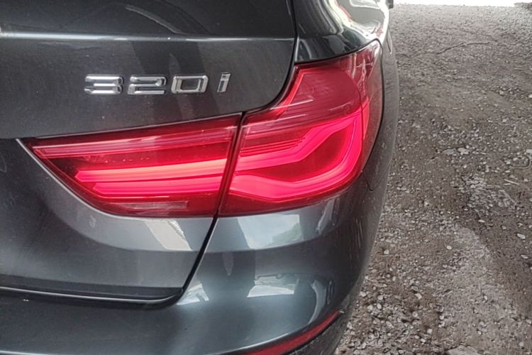 BMW 3 Series GT 2018 #8 BMW 3 Series GT 2018 car image #8