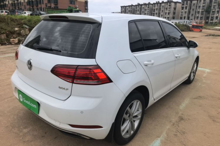 Volkswagen Golf 2018 car image #7