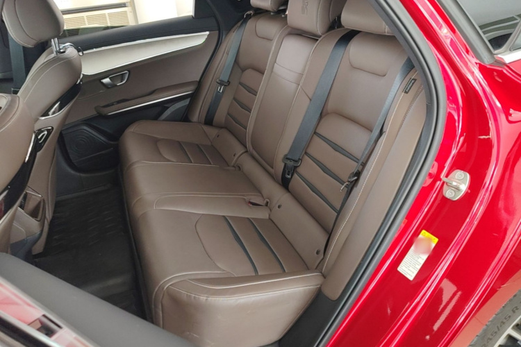 BYD Han 2023 car image #17