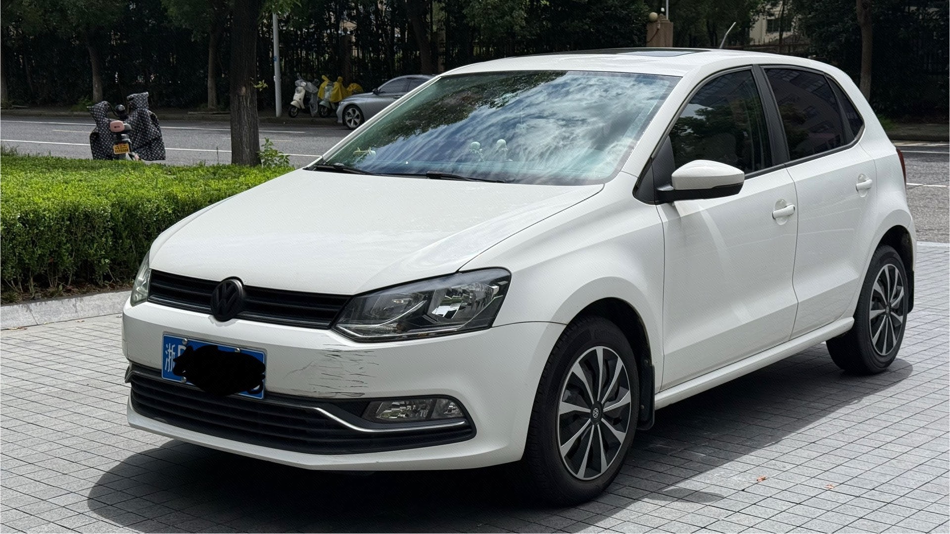 Volkswagen Polo 2016 car image 