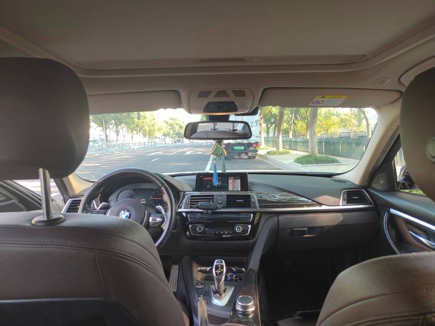 BMW 3 Series 2018 #6 BMW 3 Series 2018 car image #6