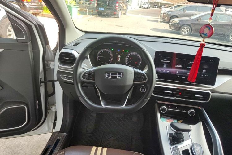 GEELY Coolray 2022 immagine di auto #11