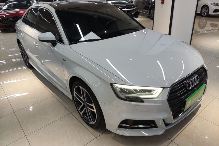 Audi A3 2019 car image #4
