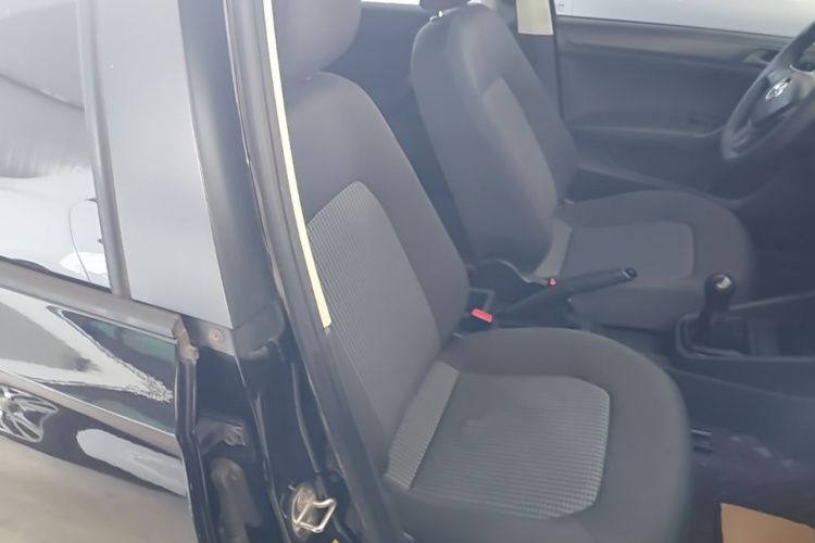 Volkswagen Santana 2017 car image #28
