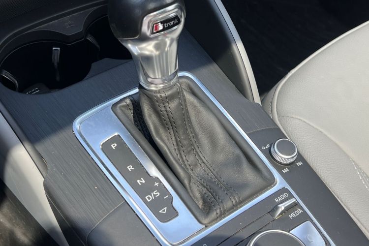 Audi A3 2019 car image #23
